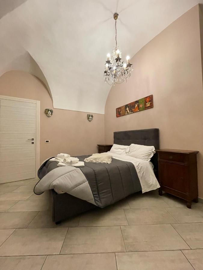 Sunshine House Bed and Breakfast Catánia Buitenkant foto