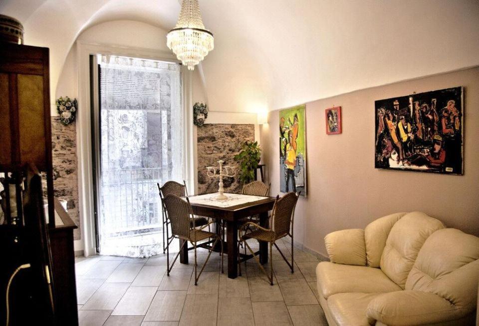 Sunshine House Bed and Breakfast Catánia Buitenkant foto